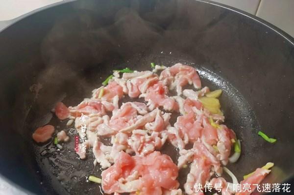 虾仁|女儿常点这道菜,简单烧一烧上桌,食材丰富多样,味道也鲜美