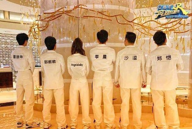 看清|《奔跑吧》收视率为何下降看清蔡徐坤出泥潭时的样子,瞬间明白