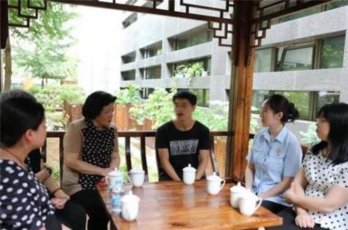出狱|高考状元抢银行入狱10年,出狱又考上985名校,当年发生了什么?