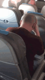 到底|搞笑GIF:美女别再拍了,饭到底还做不做了