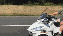 GIF|搞笑GIF:不是爱抽烟吗?来来来!