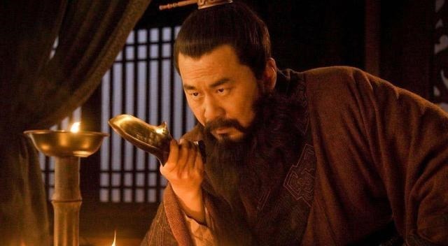 吕布|此将被郭嘉评为帅才，然而为何吕布不敢重用，曹操不敢收降