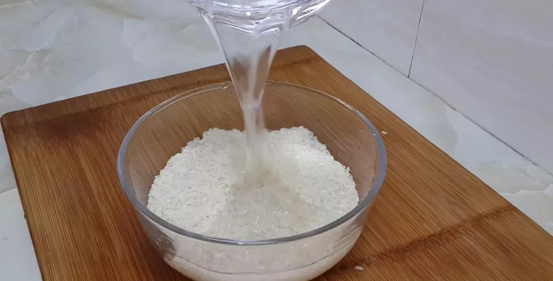 米糕|四勺红糖和一碗米饭，比没有水煮的米糕好十倍，你吃得越多，你就越想吃