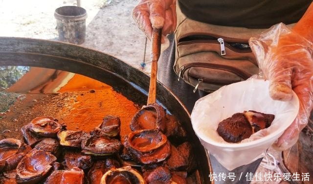 豫北地区|大叔集市卖暗黑美食一天百碗，外地人难下咽，本地人一天不吃就想