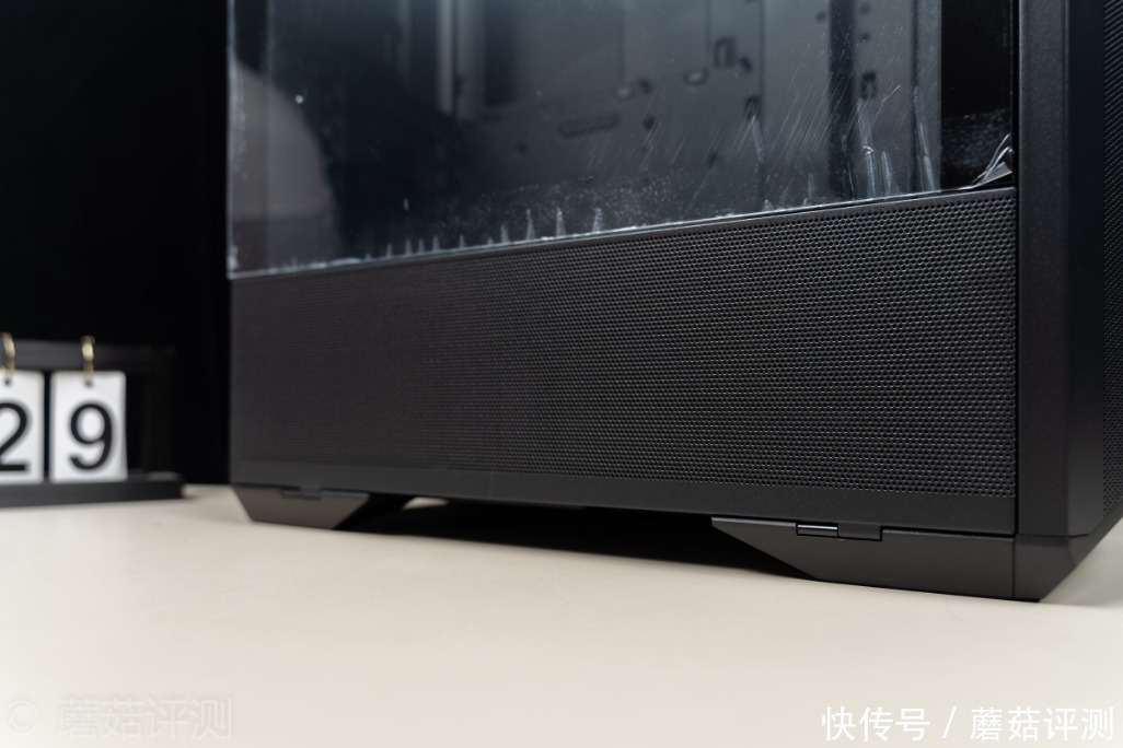  LIANLI|风道升级，散热效果媲美开放式环境、联力LIANLI 鬼斧AIR 机箱 评测