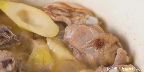 我家|春天我家从不错过它,随手焖出一锅鲜,汤汁都舔干