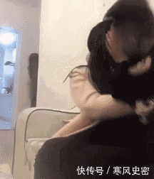 漫画|搞笑漫画:小伙子忽然认为抄近路可行