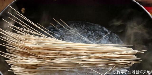 心思|煮面条时花点小心思,不爱吃面条的人都能吃一大碗,好吃到舔盘子