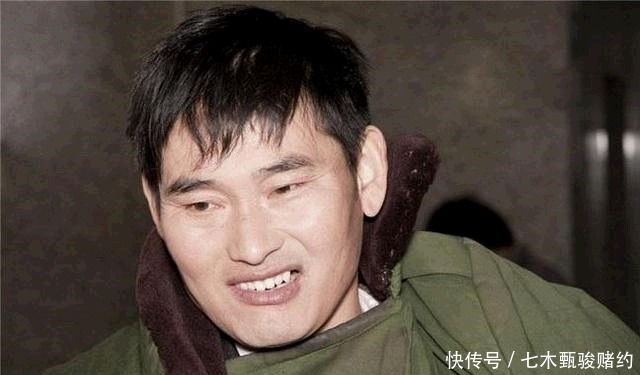  大衣哥|他42岁才成名，从农民到春晚，却因太善良“身败名裂”