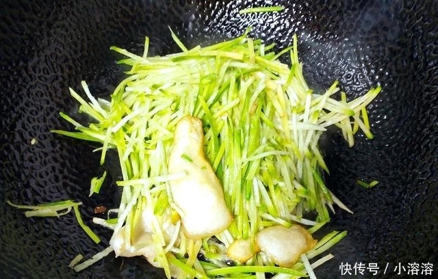 农村|它是农村喂猪的食材，确是不可多得的养生食材，简单炒味道香