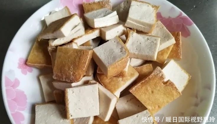  美好|天冷时多给家人做炖菜，荤素炖一锅，家常味美好营养，孩子很爱吃