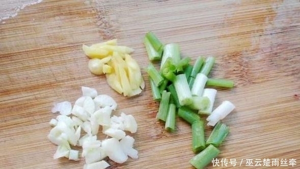 隔三差五|东北人就馋此菜,隔三差五吃一次,价格便宜,比红烧肉都好吃