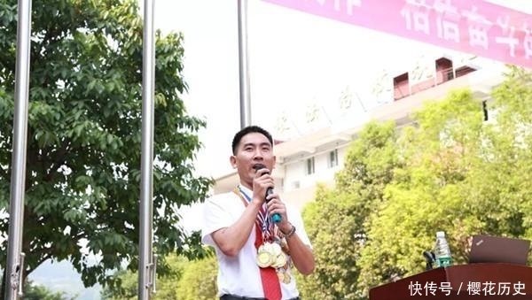 刘秀祥|12年前,感动全国背着“疯母”上大学的孝子刘秀祥,如今现状如何