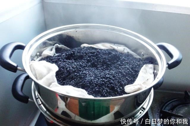 芝麻丸|夏天阳光好赶紧做它,做一次吃半年,每天吃气色好,头发乌黑亮泽