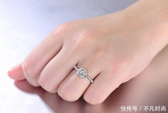 伟德国际萃华珠宝（002731）9月3日主力资金净卖出271842万元