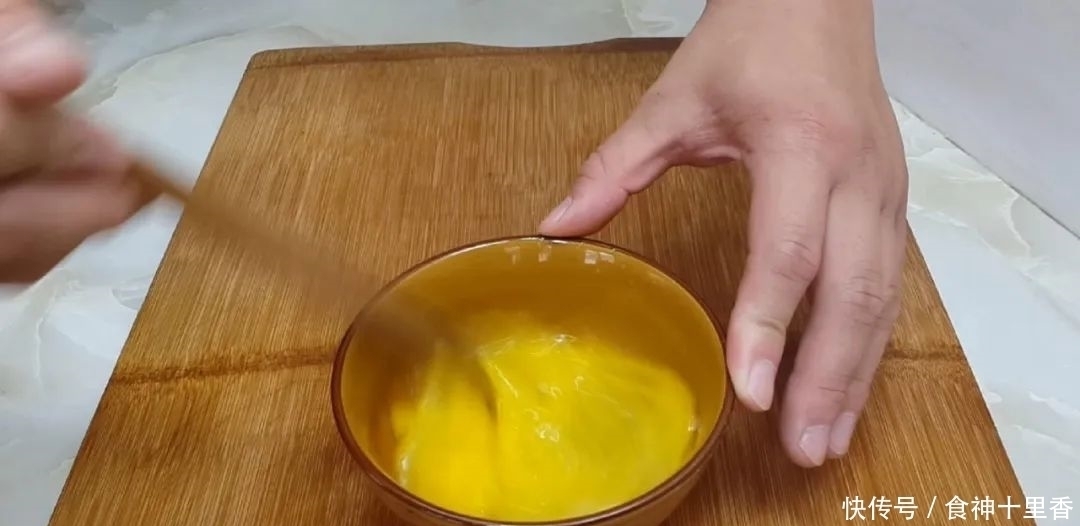 孩子|糯米又出新吃法,加2把红枣,个个焦脆又软糯,出锅孩子抢着吃