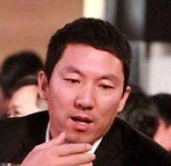 嫁给|李小冉打算与男友奉子成婚,却未能如愿以偿,扭头嫁给了男闺蜜