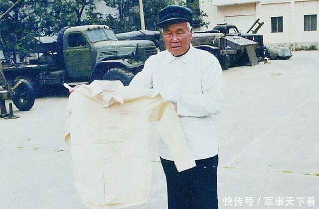 战后|志愿军担架员火线“提拔”立特等功,彭总亲授奖章,战后回乡务农