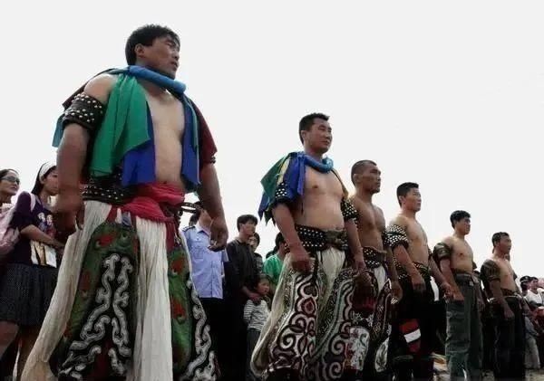 东北|实拍蒙古大汉的一日三餐，东北人看后自愧不如难怪长得壮