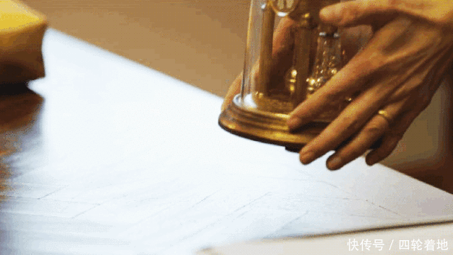 装饰|在阿加莎的剧本里成长,上海夫妻用“凶器”道具装饰家