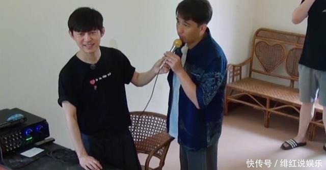 别人|别人介绍都说名字,唯独张子枫加了个前缀,听清是啥,好有心机!