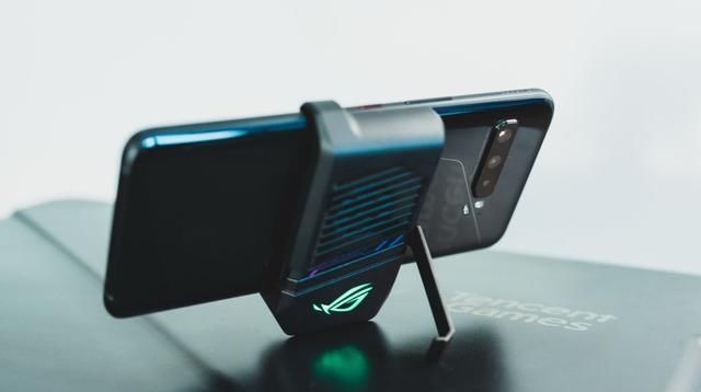  快速|270Hz采样率+144Hz刷新的新电竞手游利器ROG游戏手机3快速体验