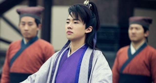  黄磊|叫黄磊没礼貌,叫黄老师没个性,看到郭麒麟的叫法,不愧是少班主