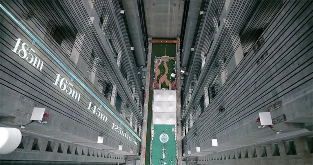 秦海璐|《中餐厅》:“套路”再现,赵丽颖拿黄晓明+秦海璐双重“剧本”