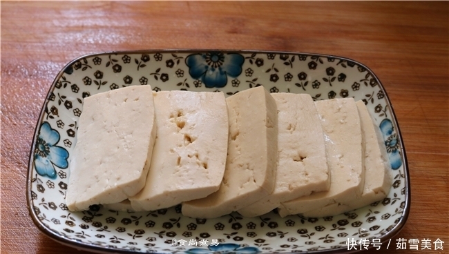 营养|豆腐此做法,很多人不懂,蒸一蒸香嫩营养,荤素搭配很下饭