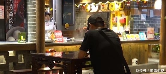  说话|男子吃霸王餐，被抓后不知错歪理百出，男子：没碰上好说话的老板