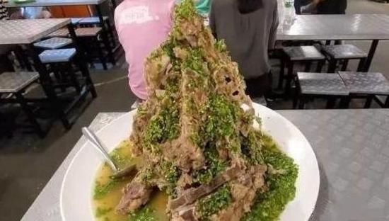 泰国|去泰国吃“火山排骨”,500元一份,本想大吃一顿,端上来被坑了
