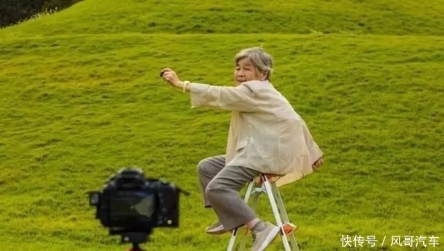  网红|这位奶奶大器晚成，72岁学摄影，89岁办影展，想退休可实力不允许