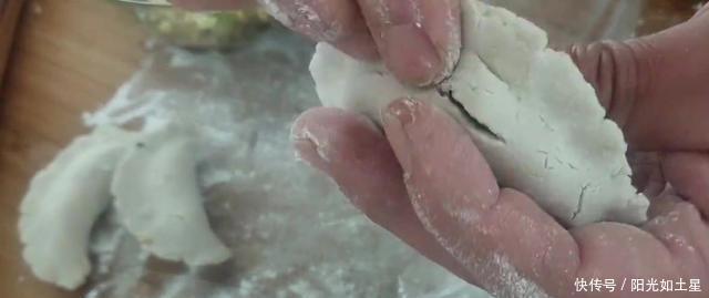 吃法|饺子常创新吃法,清爽又有肌肉,吃起来像QQ糖