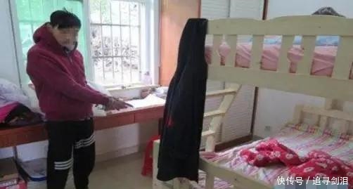 张某|小偷因为脚太臭被发现，还有比这更奇葩的小偷吗