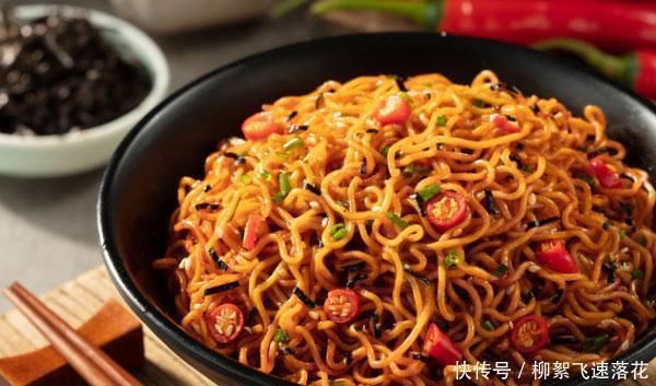 拌面|康师傅又放“大招”,这3种新口味征服吃货,让统一措手不及!