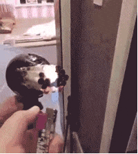 GIF|搞笑GIF:不是爱抽烟吗?来来来!