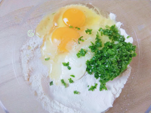 简单|这才是面粉最解馋做法,不烤不炸,简单一做,咸香酥脆,孩子爱吃