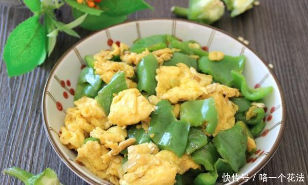  翻倍|炒鸡蛋时，最忌直接下锅，加上这一步，鸡蛋鲜嫩可口，美味翻倍！