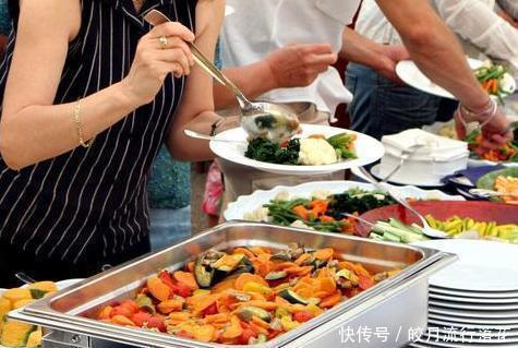现实|自助餐普遍价格不高,为什么还能稳赚不赔原因很现实