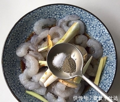  消暑|#夏日消暑，非它莫属#椒盐干炸虾仁