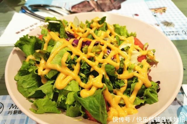 娘俩|娘俩吃西餐,一顿饭花了一百六十元,您来看看值不值