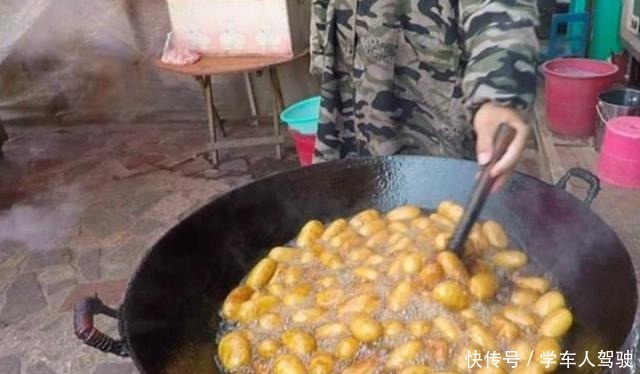 没出|小夫妻街边卖它,一元一个,还没出锅已卖光,邻摊越看越眼红