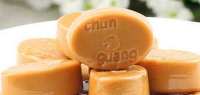 猫耳朵|公认4种包装“土得掉渣”的零食，我赌十包辣条，90后都吃过