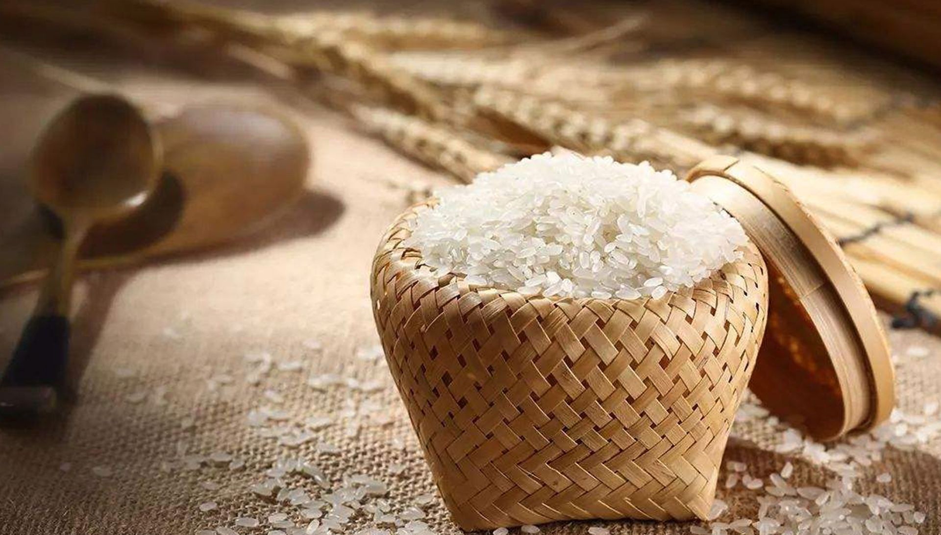 万万不可|煮米饭万万不可直接加水下锅，记住这3个诀窍，米饭粒粒喷香好吃