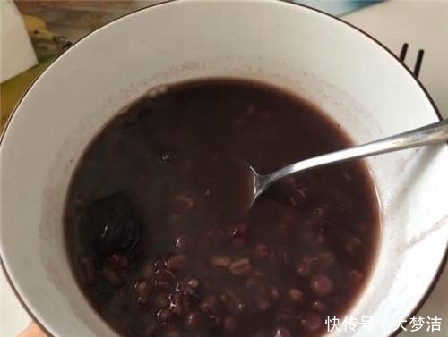 皮肤|它是“穷人的燕窝”,坚持每周食一碗,皮肤水嫩发光,面膜钱省了