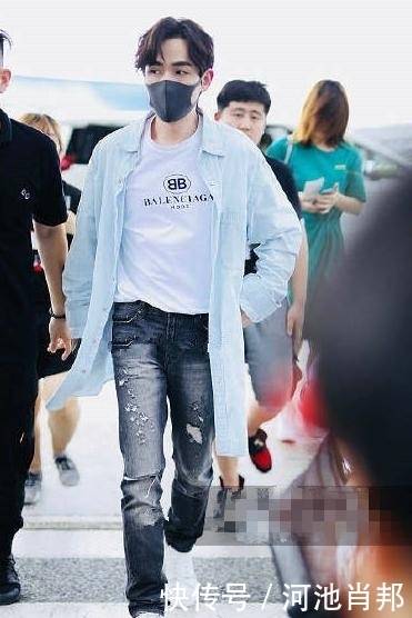 陈立农|陈立农、朱一龙同穿“破洞”裤,谁更有“两米”大长腿的既视感?