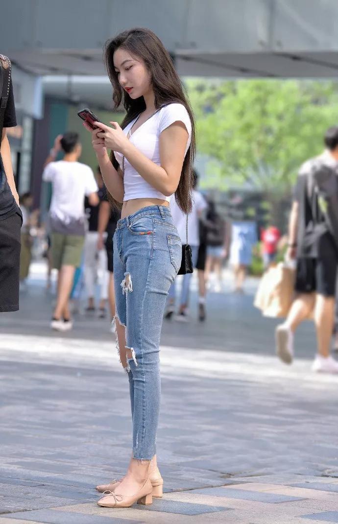 抹胸|穿搭:衬衫裙外搭一件抹胸,更加的有魅力