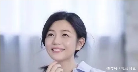 娜娜|欧阳娜娜拉踩王一博?Baby要去姐姐综艺?小助理靠李佳琦走红?