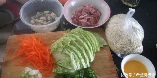 十足|特色美食泉州卤面,汤浓料足Q弹爽口,十足的闽南风味