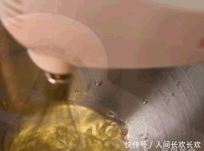 买到|排队1小时才买到的经典粑粑糕，成本不到4块，比普通蛋糕更糯！